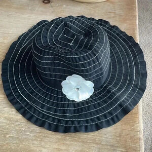 Girls S 5-7 Gymboree flower Lightweight, Wide Brim Black Woven w white flower